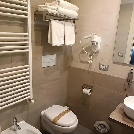 La Rosa Felice Alojamento de Acomodação e Pequeno-almoço Bari