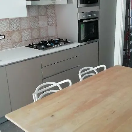 Alojamento de Acomodação e Pequeno-almoço La Rosa Felice