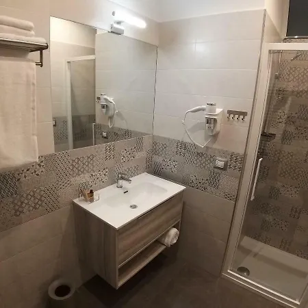 Alojamento de Acomodação e Pequeno-almoço La Rosa Felice 4*